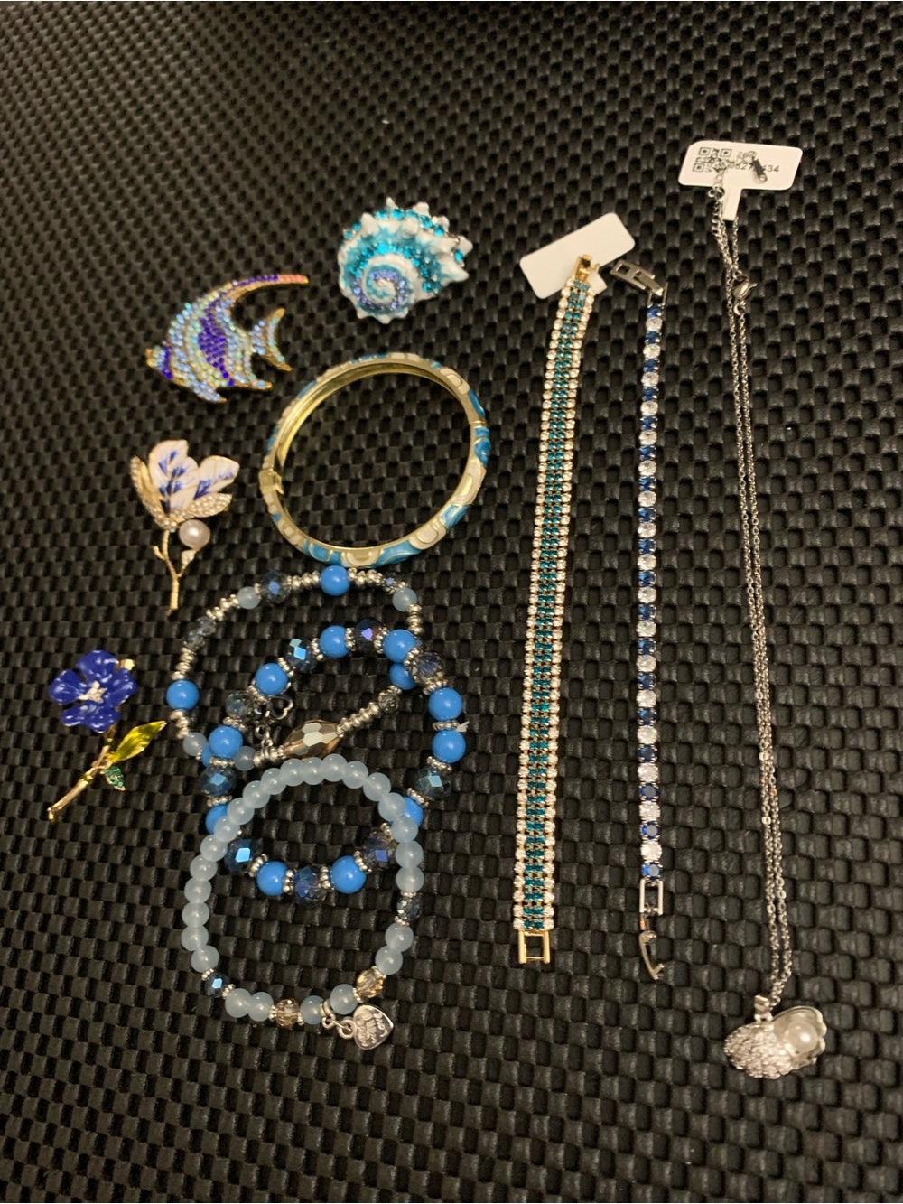 Blue Nature Jewelry BUNDLE! Pins, Bracelets & Necklace 🩵🪻🐠 ALL NEW!